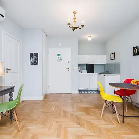 Apartman In The Heart Of Jewish Quarter - Old Synagogue - By Upstairs